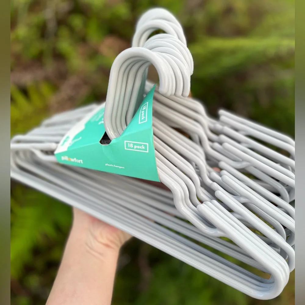 NWT Pillowfort Kids’ Hangers 18 Count